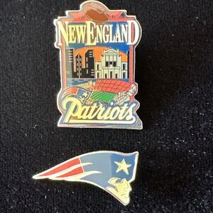 New England Patriots Pin Set Of 2 NFL Football Vintage Lapel Pin Peter David